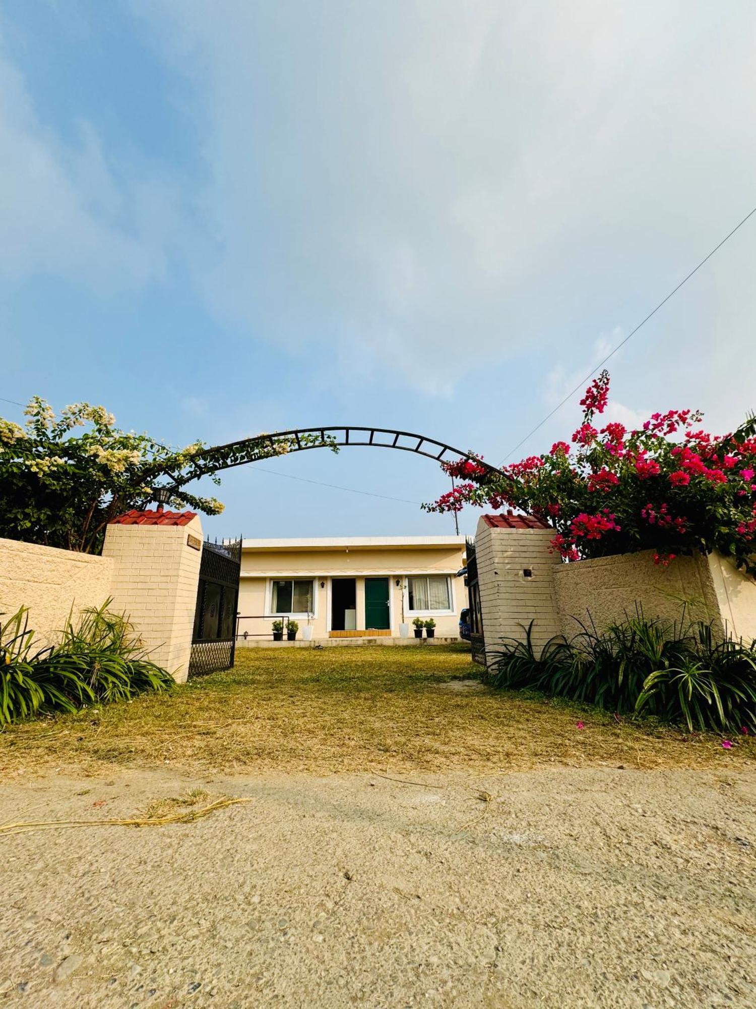 The Bougainvillea Cottage Farmstay Near Dehradun , 2 Bedroom Private Cottage Next To Fields And Orchards With Hill Views 외부 사진